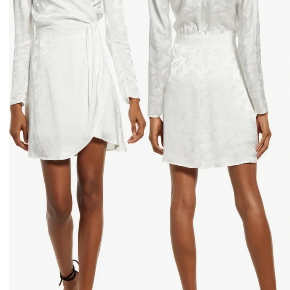 Never worn white Nordstorm dress. Size L. Price is negotiable